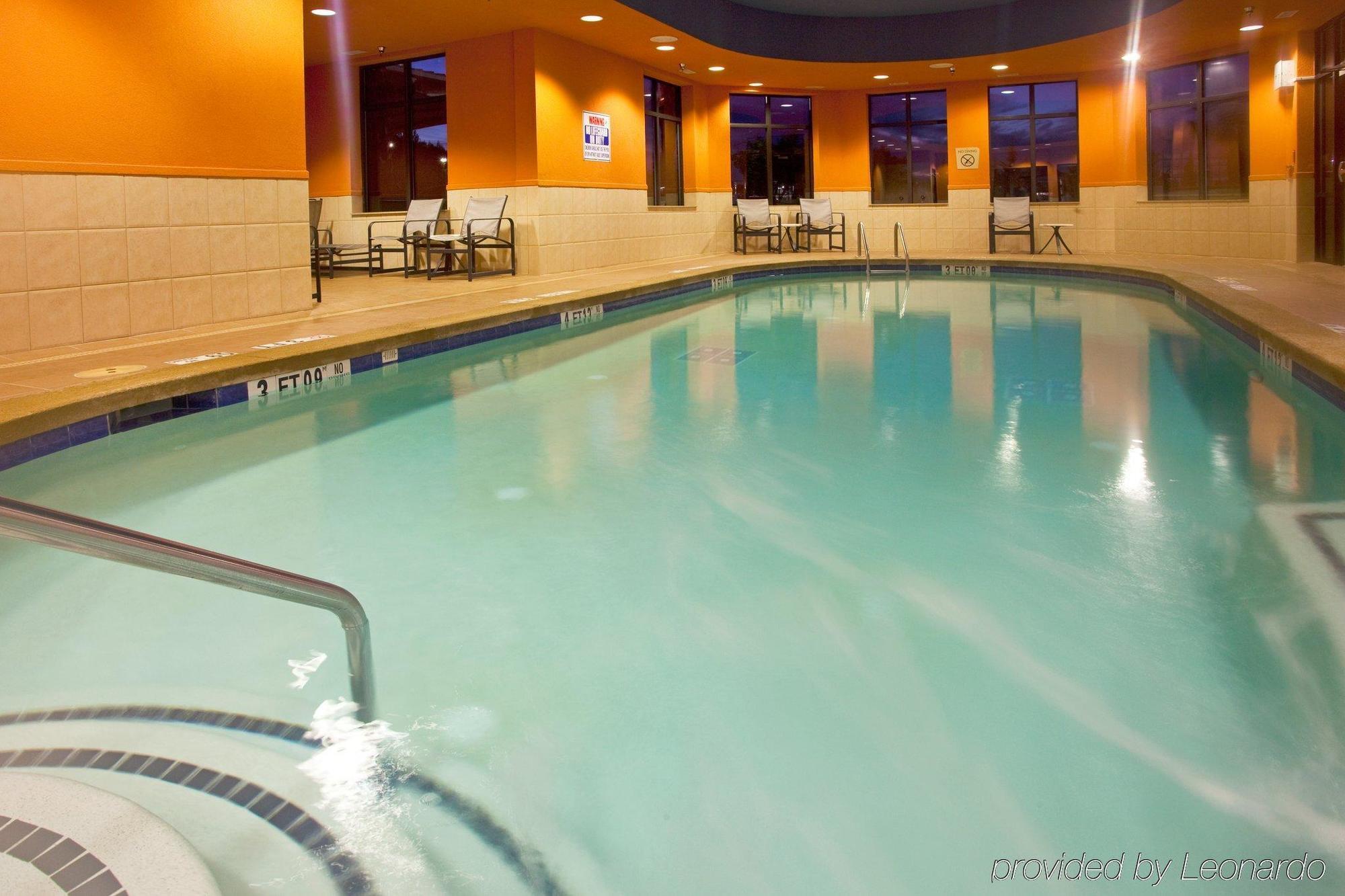 Holiday Inn Hotel & Suites Stockbridge-Atlanta I-75 By Ihg Екстериор снимка